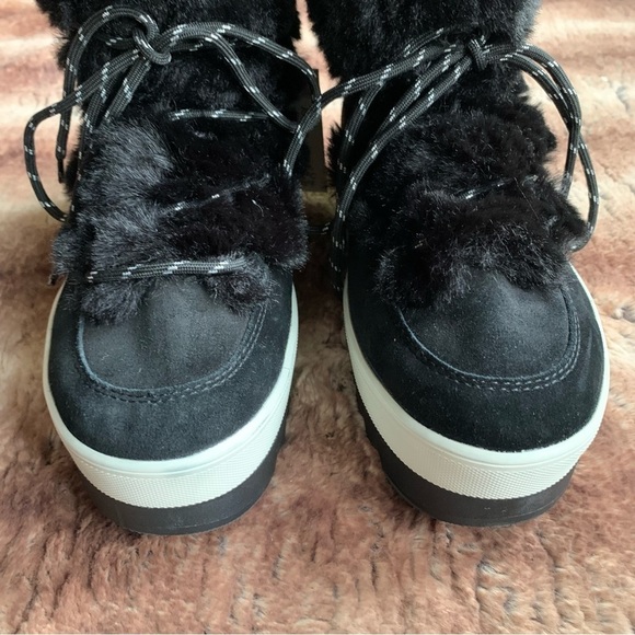 Cougar Black Winter Boots with Fur Trim - Picture 5 of 10